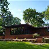 WRIGHT INSPIRED USONIAN-STYLE HOME BY PETER BERNDTSON