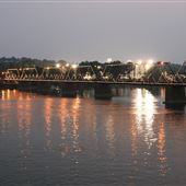 WALNUT STREET BRIDGE AT DUSK