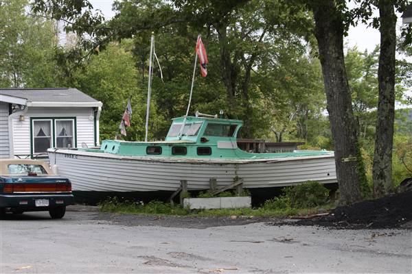 Porter''s Lake Boat