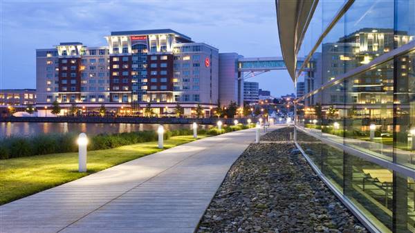 SHERATON ERIE BAYFRONT HOTEL, EXTERIOR & BAY