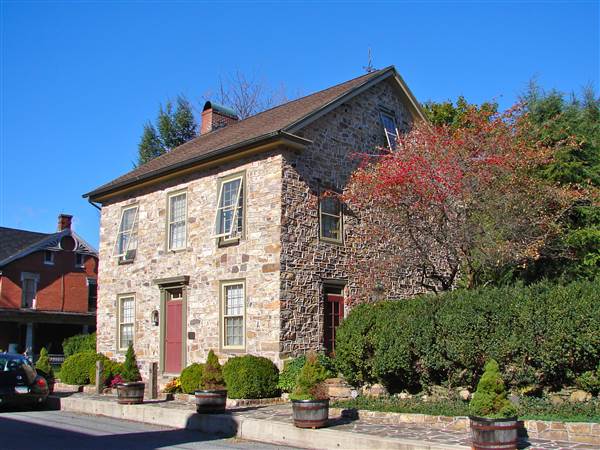 HISTORICAL 18th CENTURY HOUSE