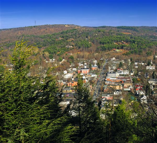 MILFORD, THE POCONOS