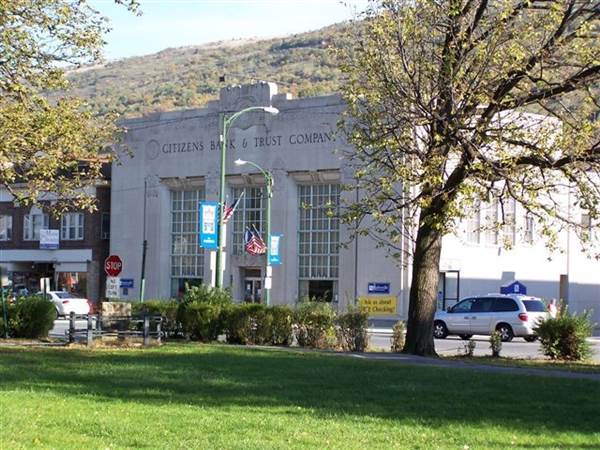 KEYBANK formally PALMERTON''S CITIZENS BANK & TRUST COMPANY BUILDING
