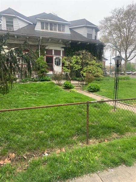 HISTORIC NORTHWOOD HOME EXTERIOR