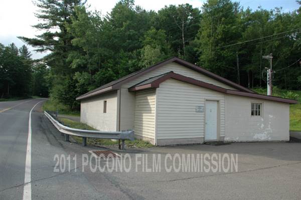 Owego Turnpike Building